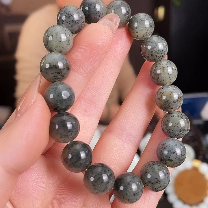 和田玉未镶嵌颈饰定制发货