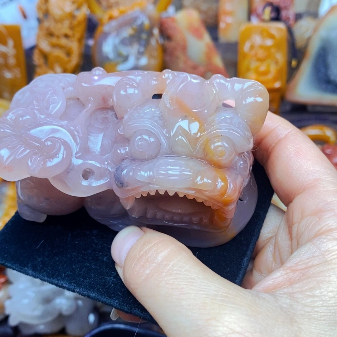 未镶嵌石英质玉（黄龙玉）颈饰