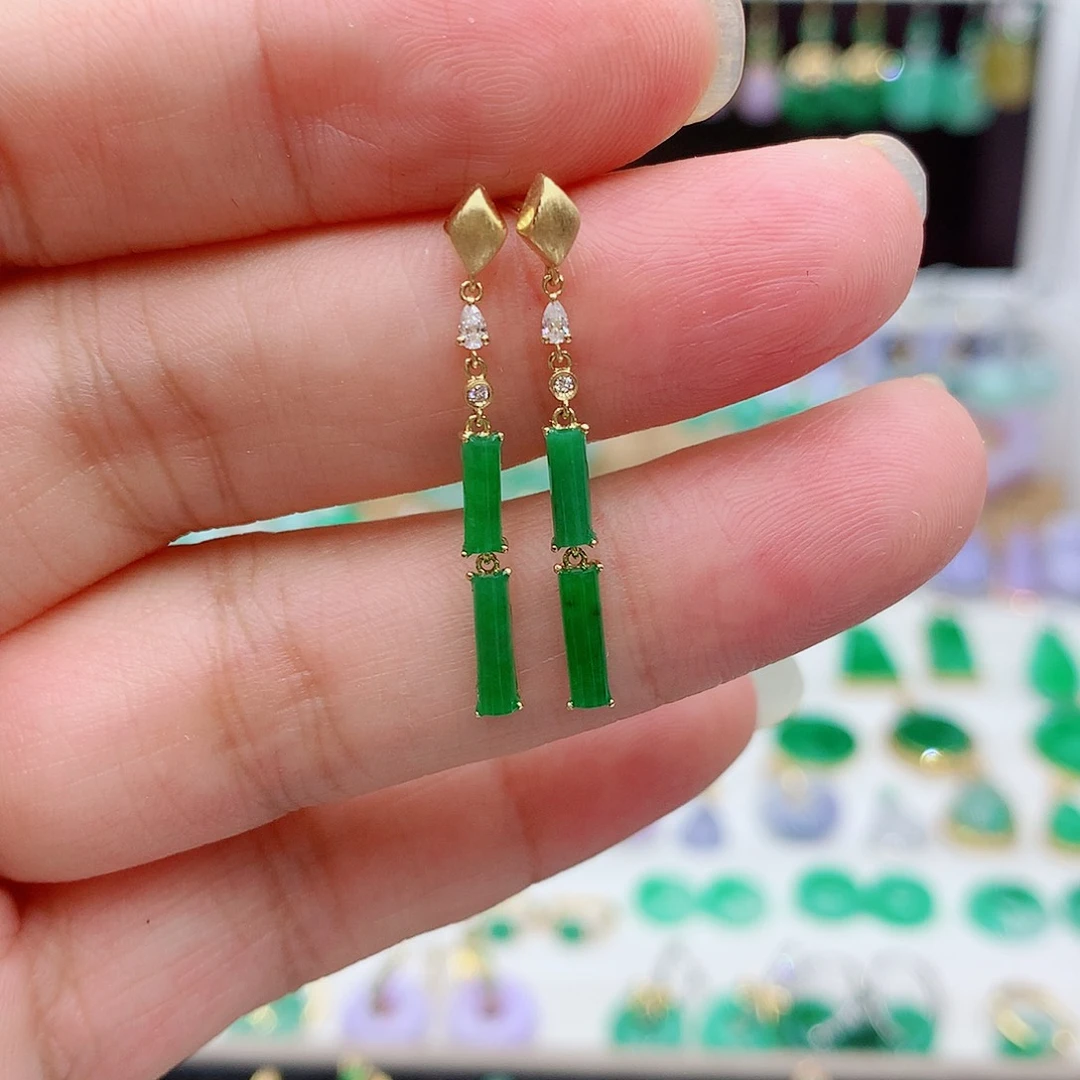 18K金镶嵌翡翠耳饰