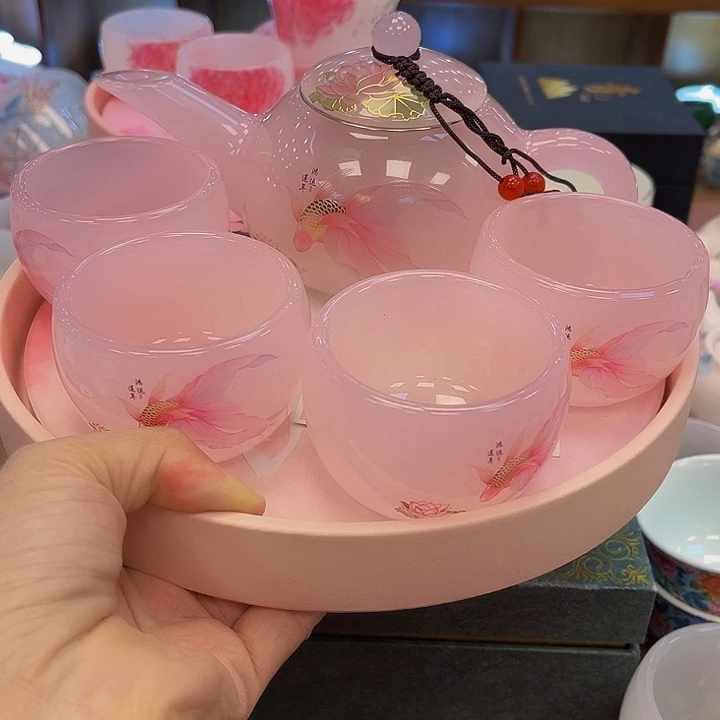 段泥茶杯吧啦吧拉吧拉的啊哈啊