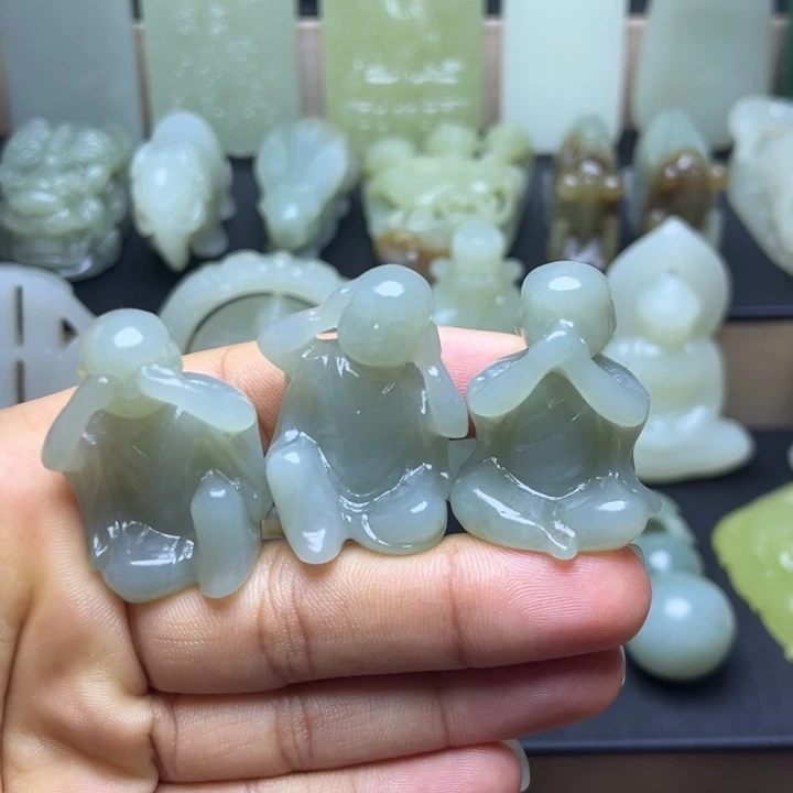 前***量和田玉未镶嵌颈饰