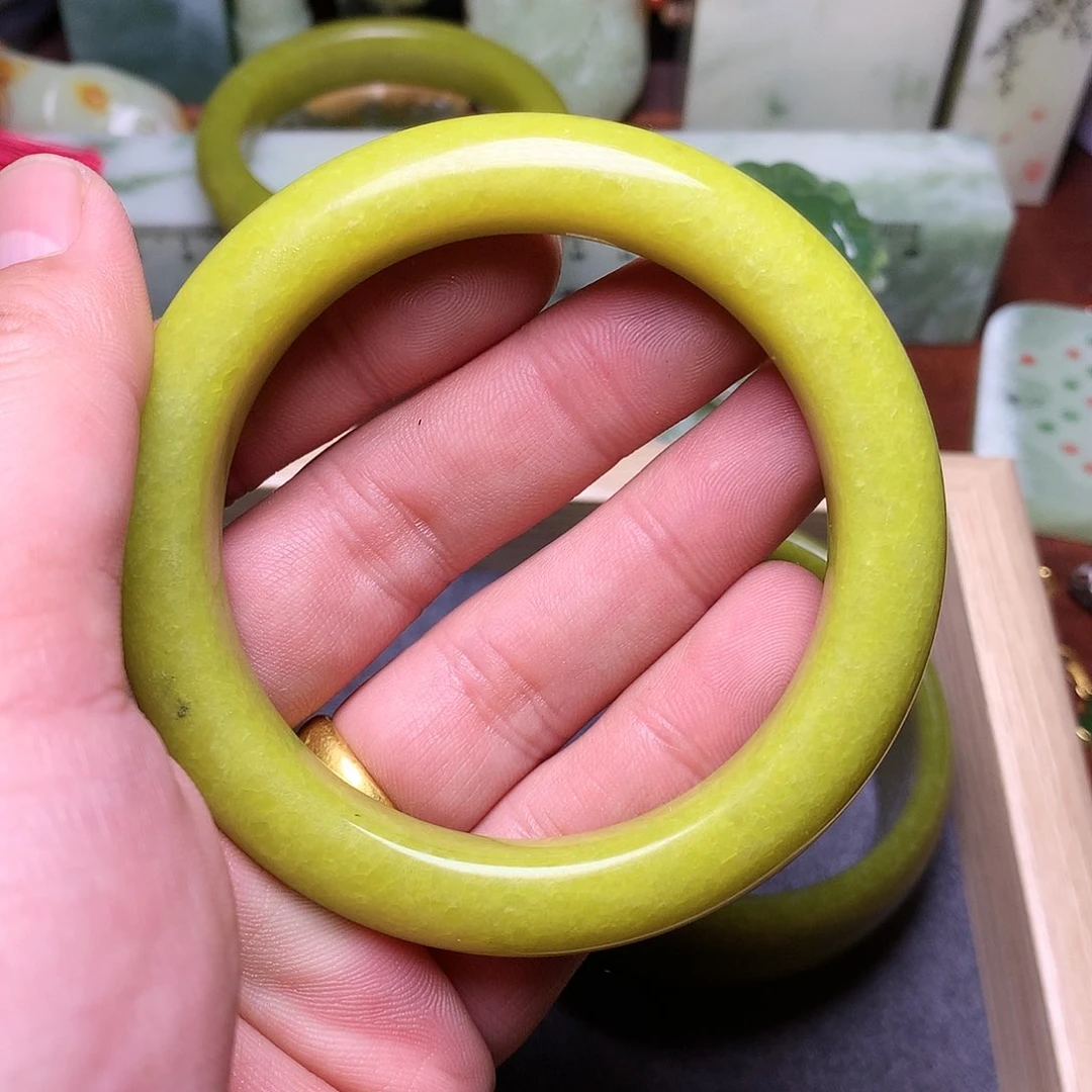 岫岩老玉（透闪石质玉）颈饰未镶嵌