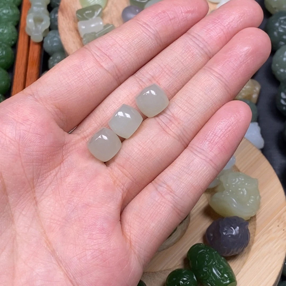 煙***༅和田玉未镶嵌颈饰