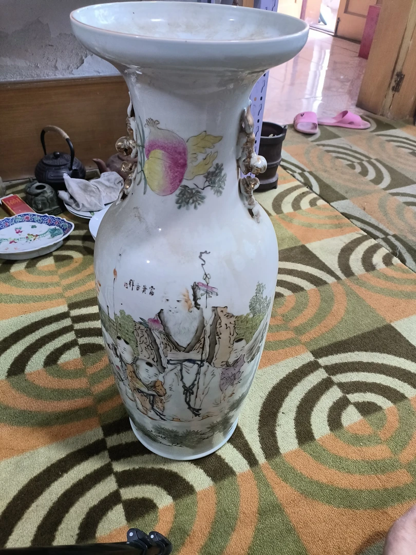 纯手绘画片的一个壶