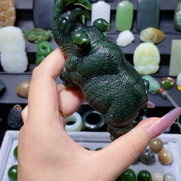 和田玉未镶嵌颈饰愿****