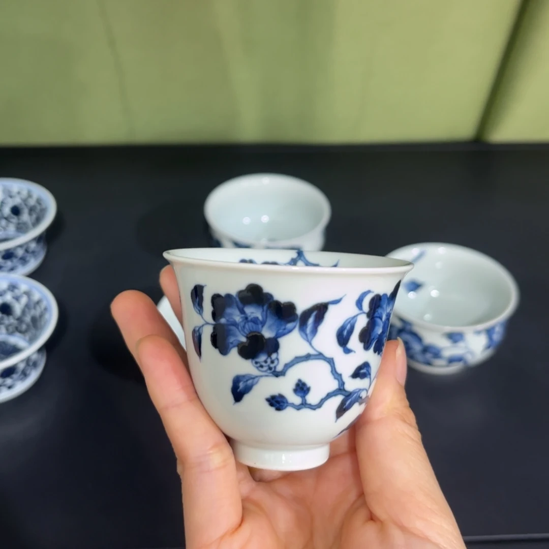 青花仿明山茶花铃铛杯