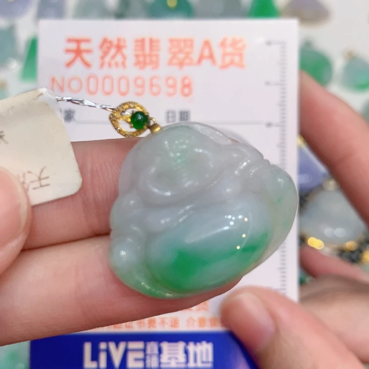 翡翠18K金镶嵌颈饰佛公