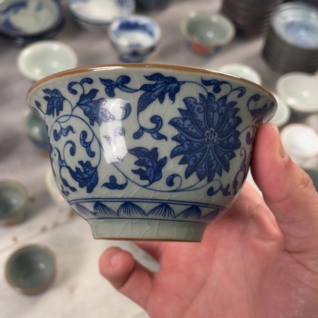 杯缠枝莲压手杯微瑕的的