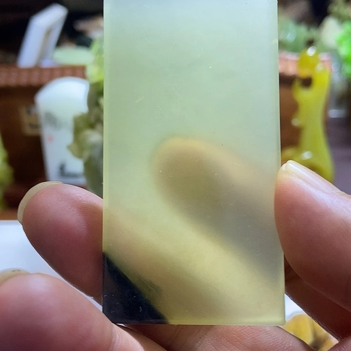 未镶嵌蛇纹石玉珠宝奇石