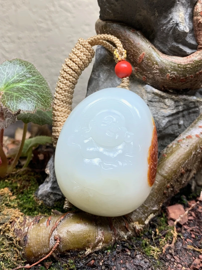 和田玉带红皮弥勒挂件，64克，46*36*23，货号02325，8458013