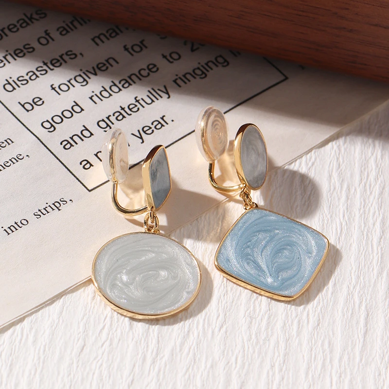 铜合金亚克力耳饰 星空高级感小众设计感时尚无耳洞蚊香盘耳夹