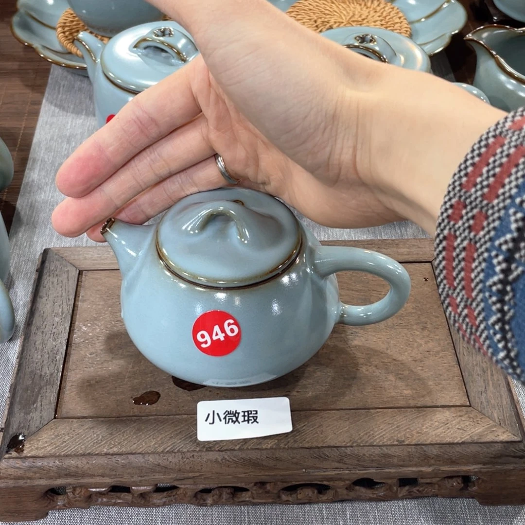 瓷片。。。。。。。。。。。。。。