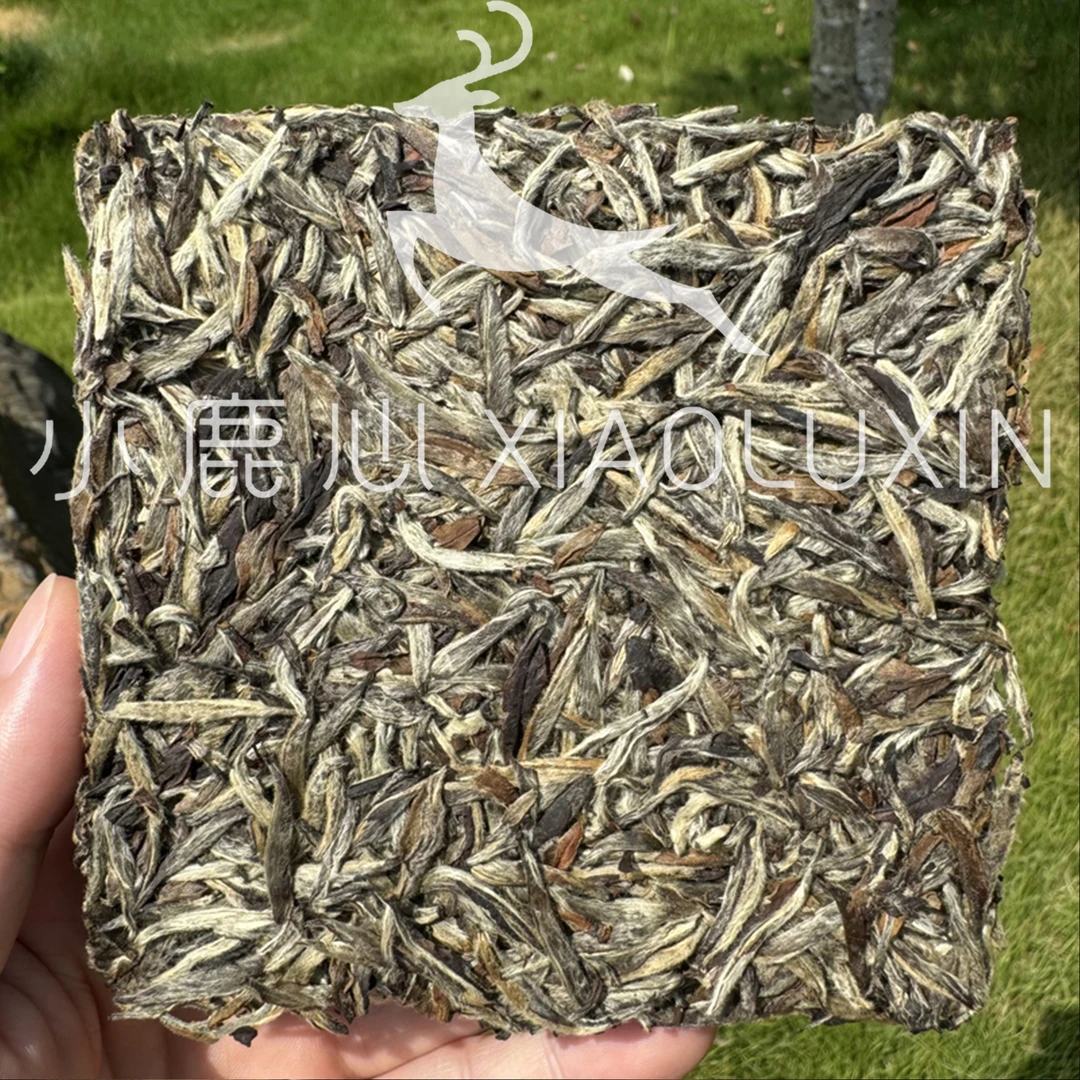 2014年份老银针 小鹿收茶 砖茶 福鼎白茶