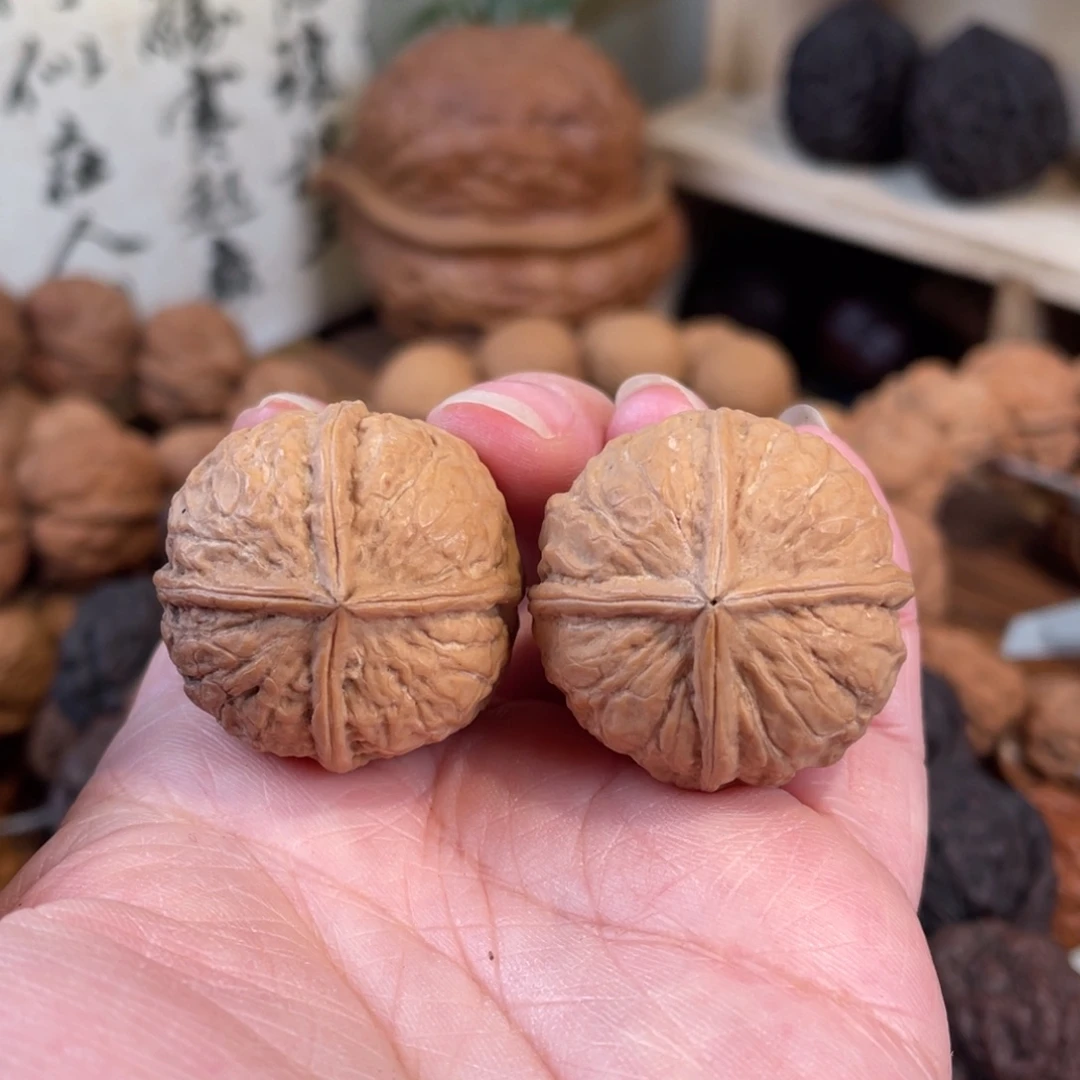 文玩核桃把件四棱30