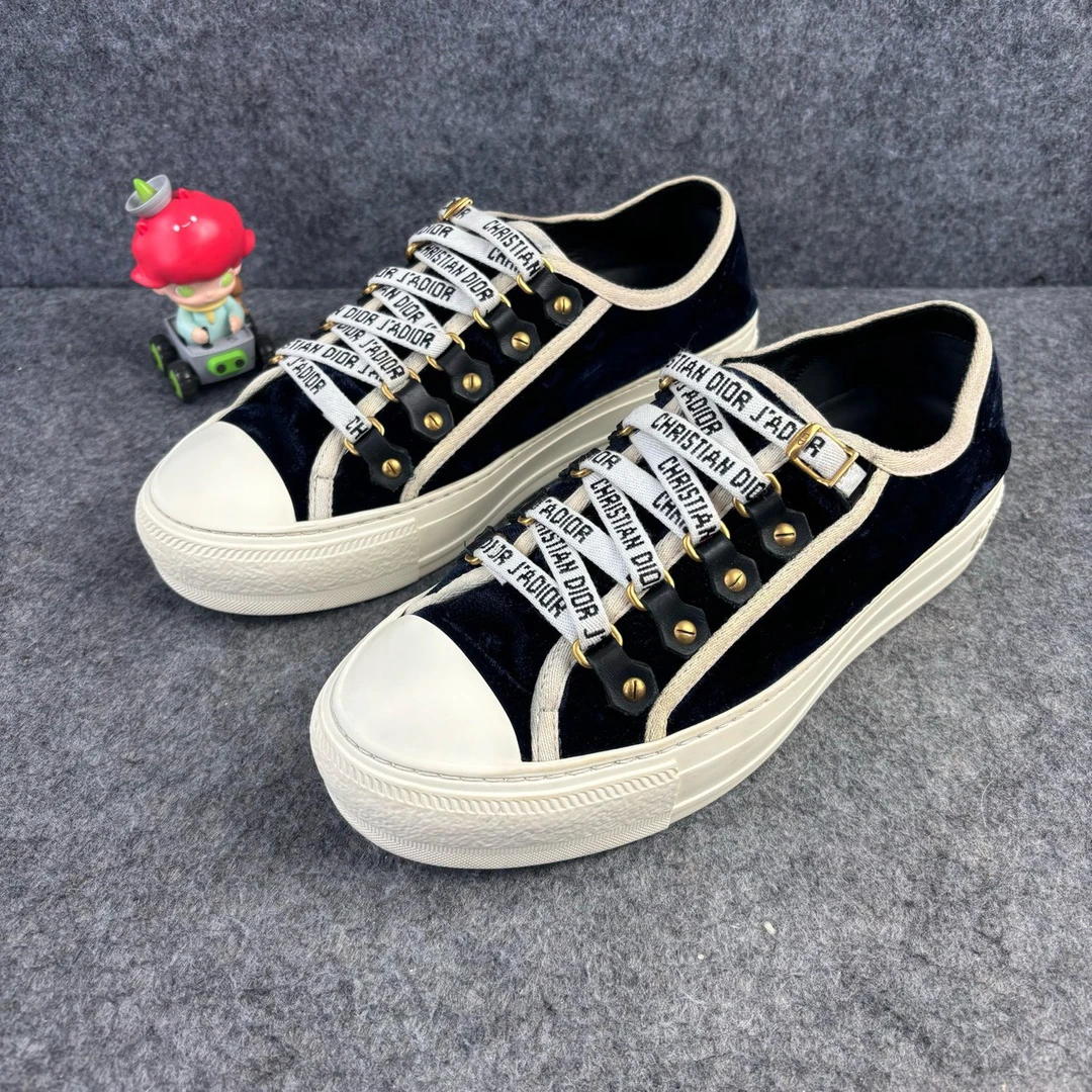 95新 DIOR/迪奥 黑白字母标语休闲鞋 35.5码 YLP1671