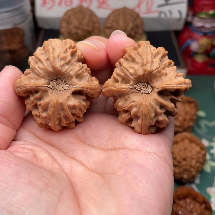 【闪购商品】把件文玩核桃40龙门涧