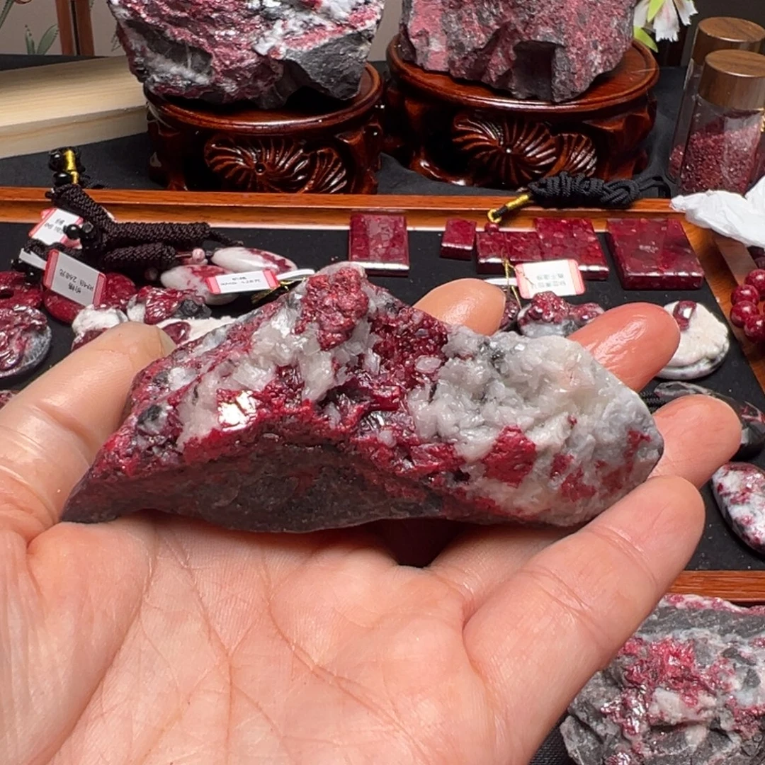 人***见天然辰砂天然朱砂原石毛料