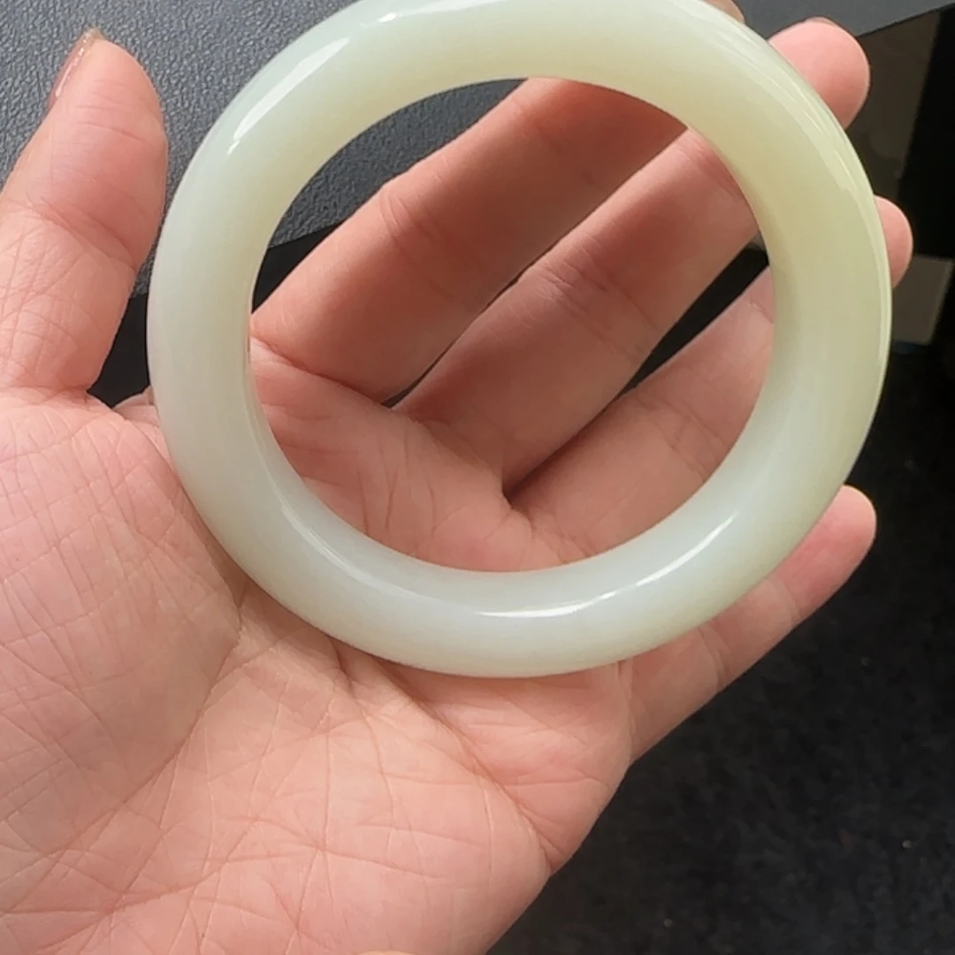 和田玉未镶嵌手镯55+