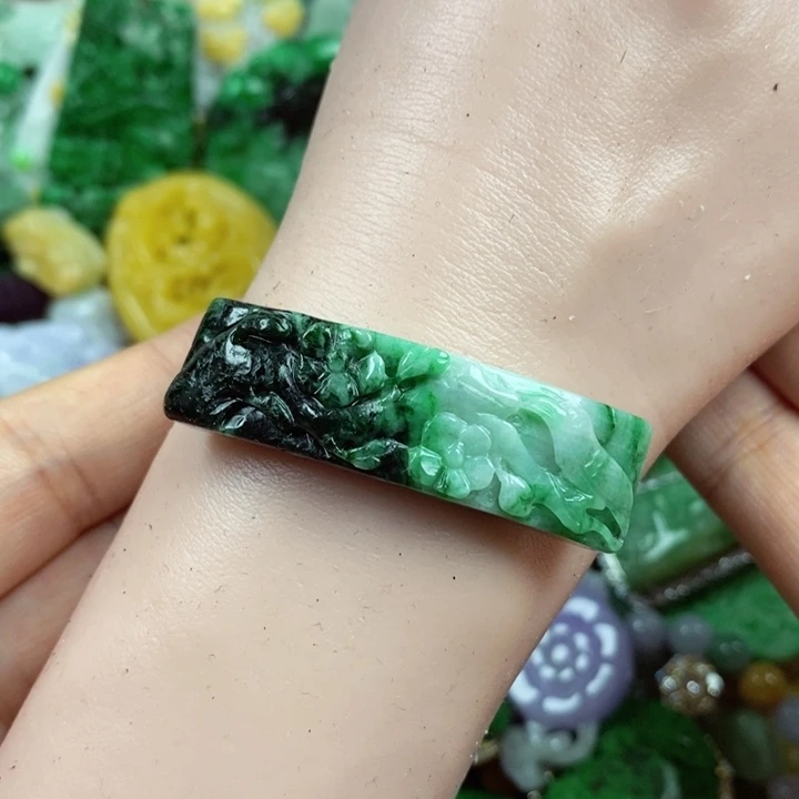 吊坠(赠链)未镶嵌翡翠
