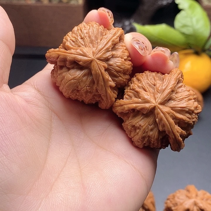 猛***腿核桃核桃吊坠白狮子