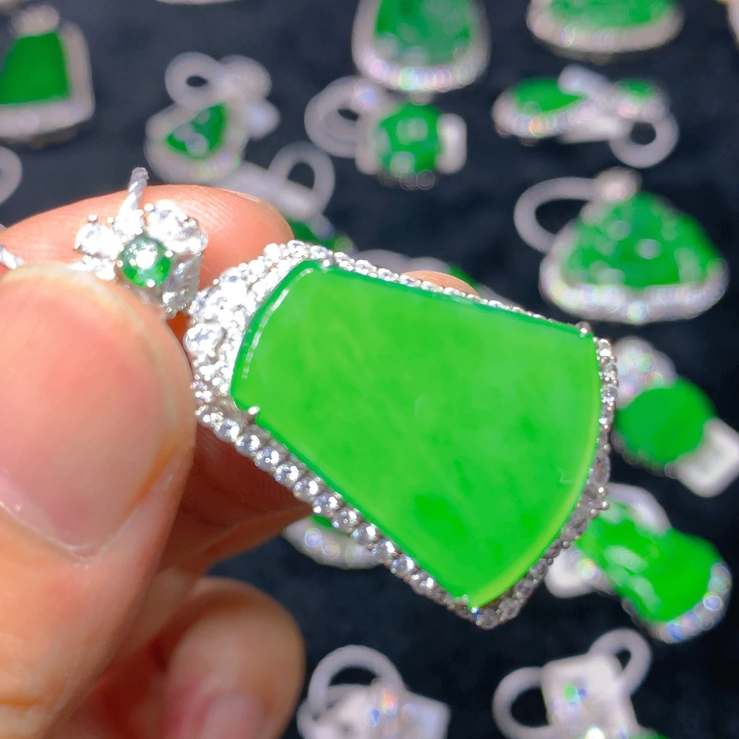 颈饰银S925镶嵌翡翠