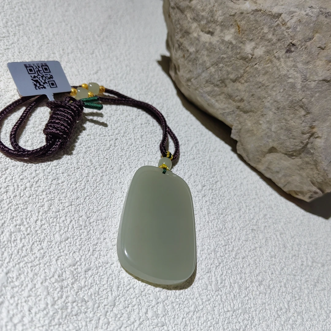 【V姐珠宝】HY2233 和田玉晴水平安无事牌