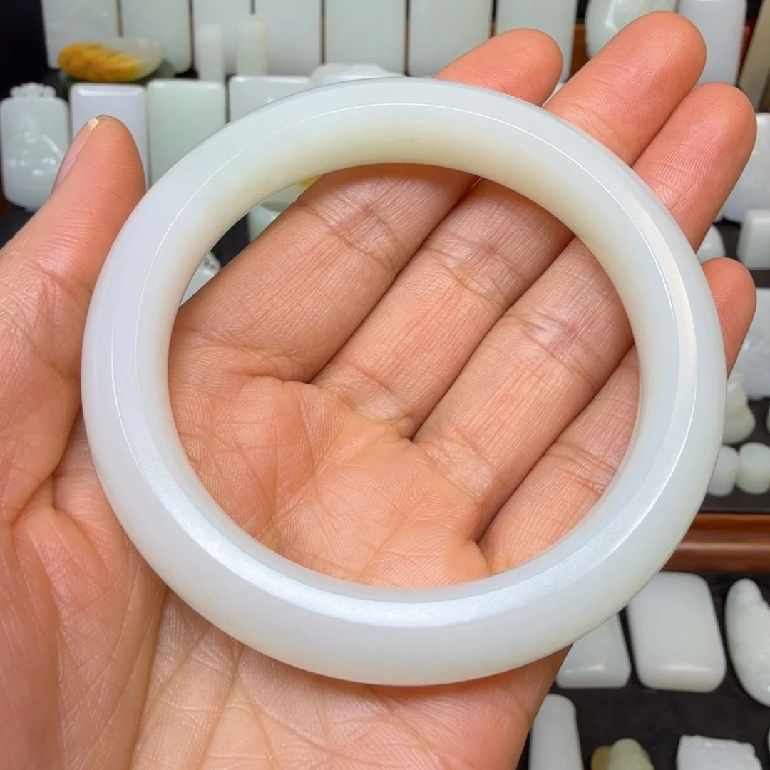 *****和田玉未镶嵌颈饰