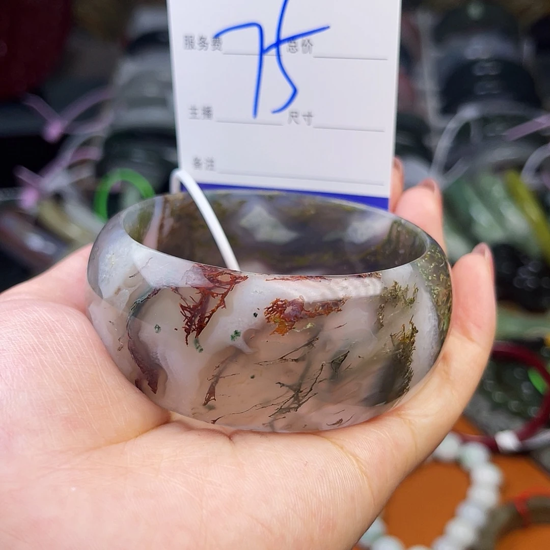 颈饰未镶嵌石英岩玉
