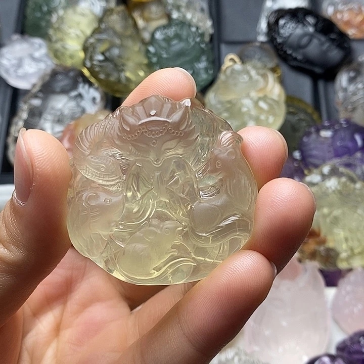 三****未镶嵌颈饰水晶水晶吊坠