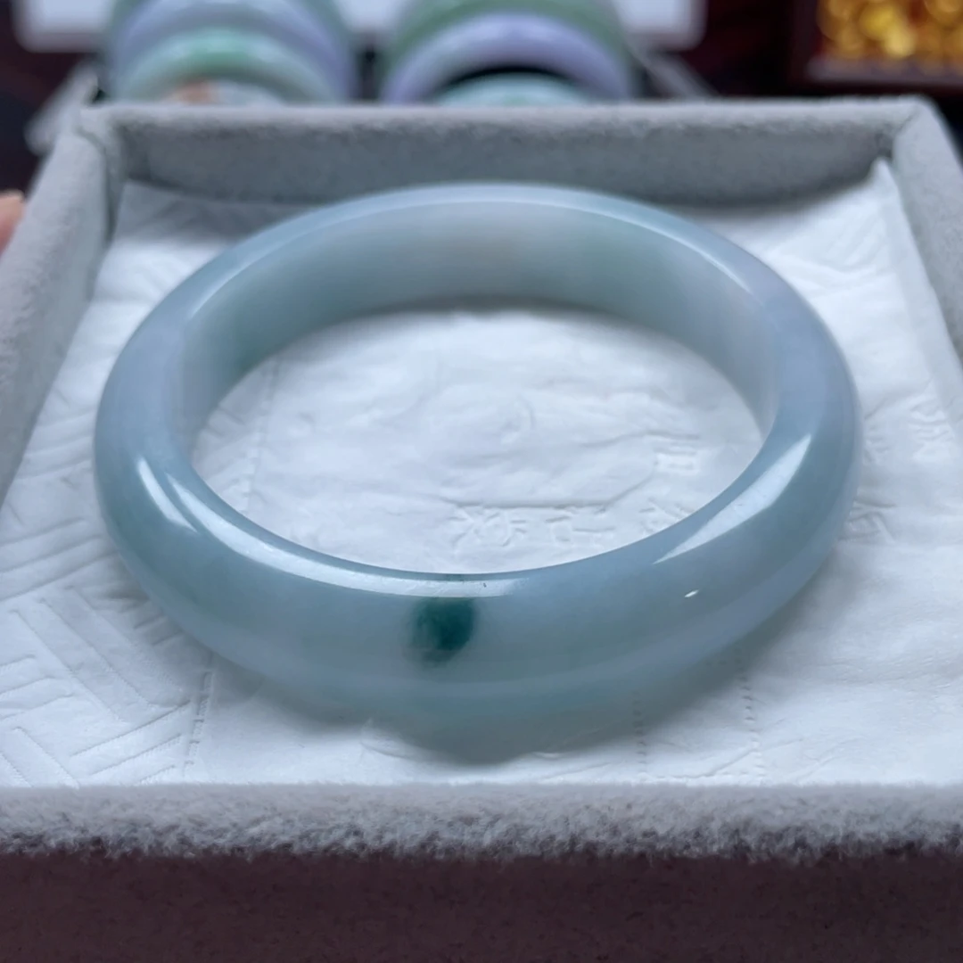 翡翠未镶嵌手镯手镯