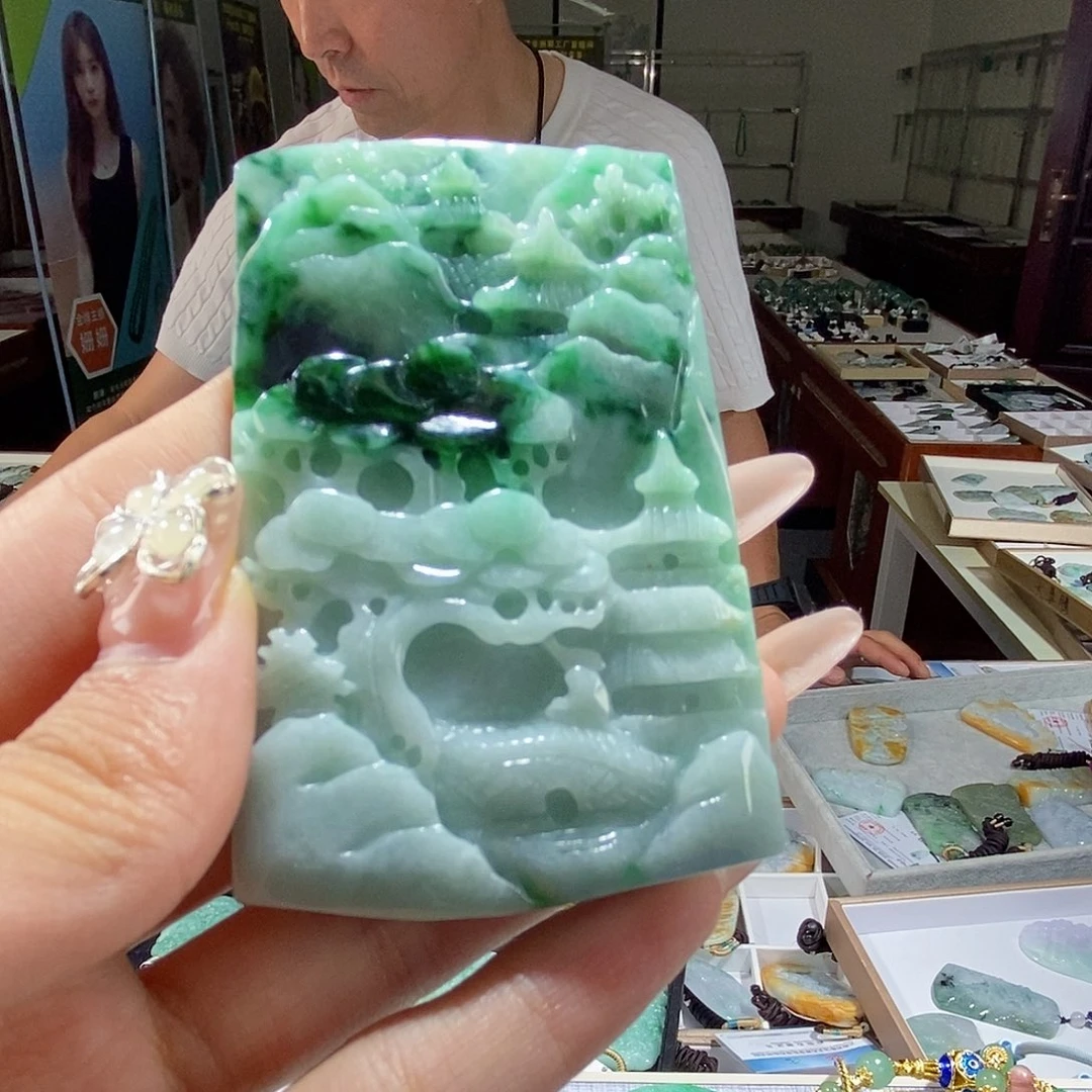 翡翠未镶嵌颈饰翡翠