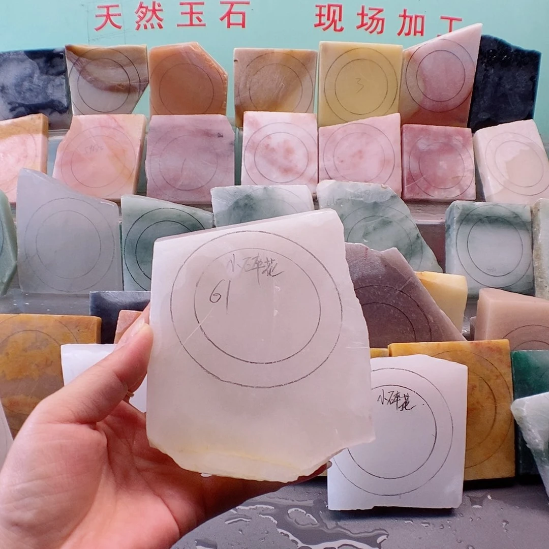 石英质玉（金丝玉）手镯未镶嵌不****花手镯定制