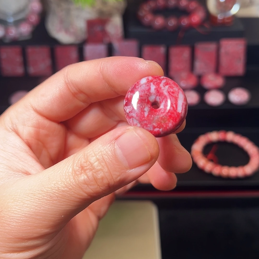 河***明天然辰砂原石平安扣