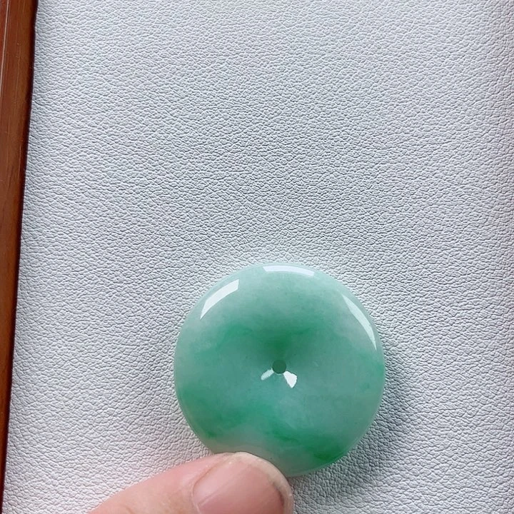 颈饰未镶嵌翡翠孤品