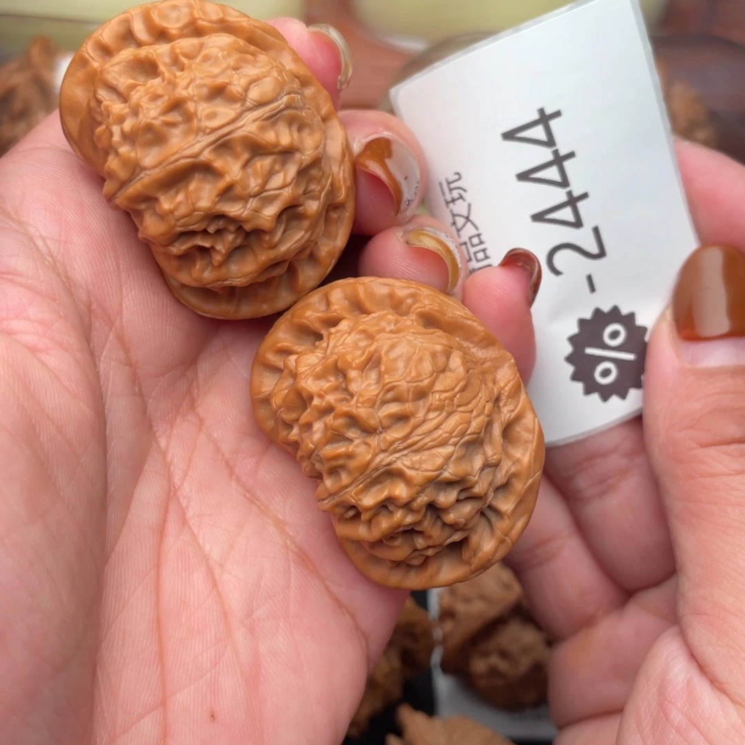 文玩核桃把件42桃心宫灯