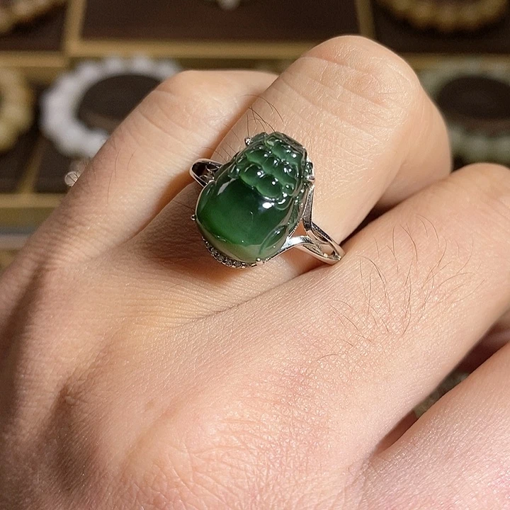 【闪购商品】银S925镶嵌戒指和田玉（碧玉）