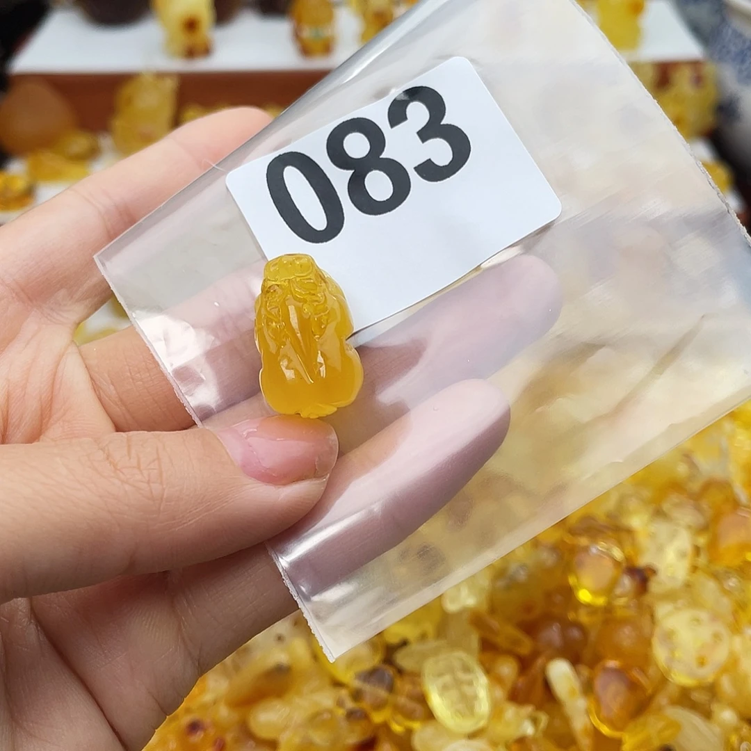 杏****琥珀未镶嵌吊坠(不含链)