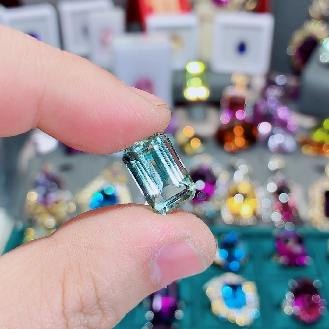 刘***涵未镶嵌戒指绿水晶长方形