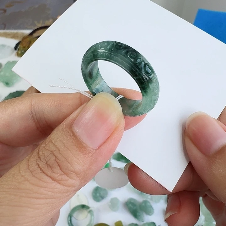 定制翡翠未镶嵌戒指