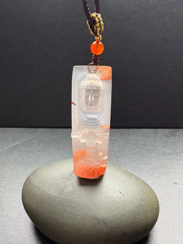 南红玛瑙冰飘挂件