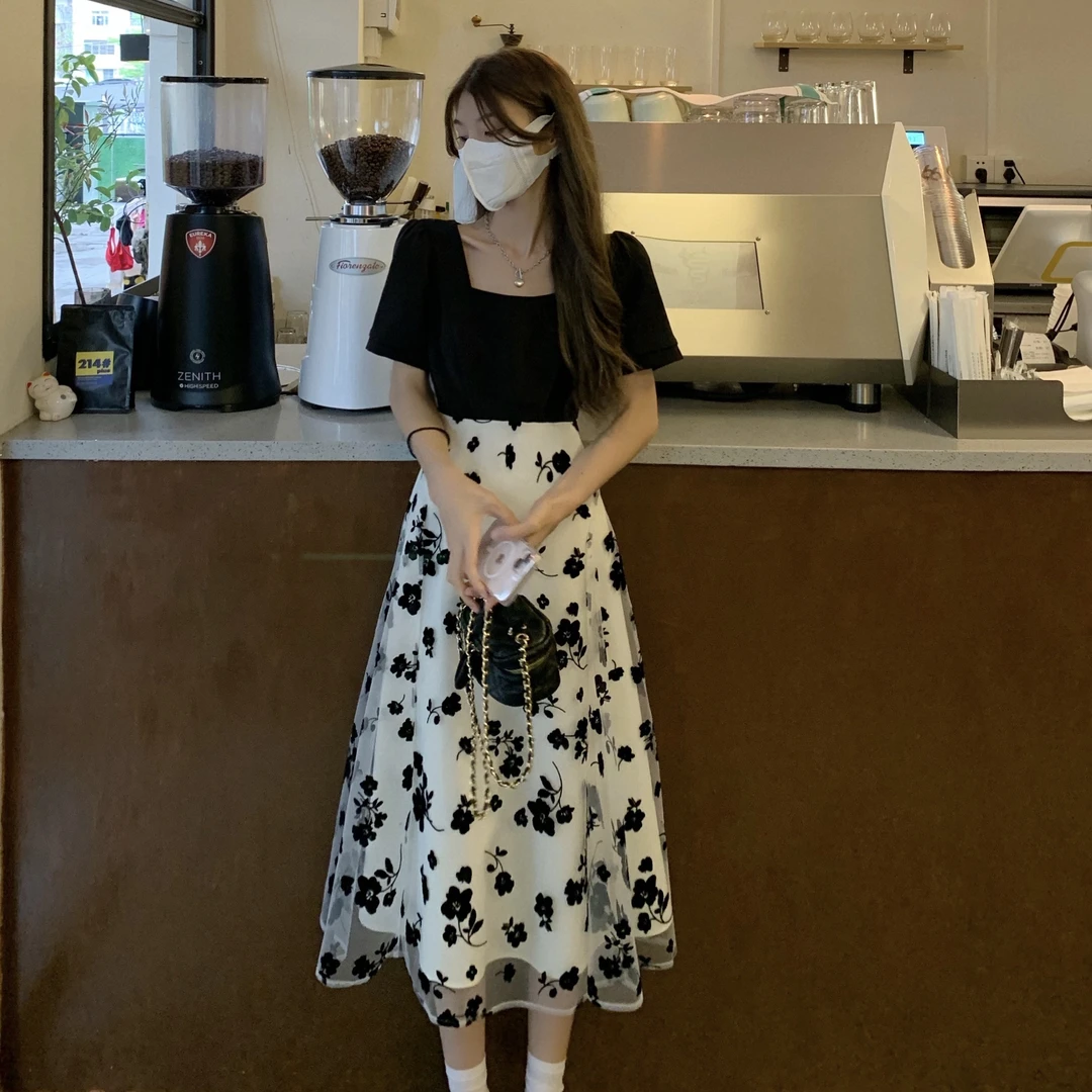 琦琦微胖定制~新款碎花拼接设计感收腰短袖裙大码方领连衣裙W2454