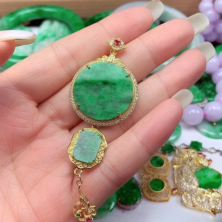 翡翠未镶嵌颈饰翡翠