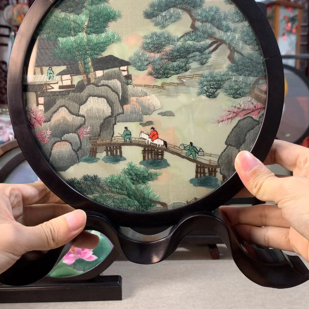 木精品苏绣实木摆件