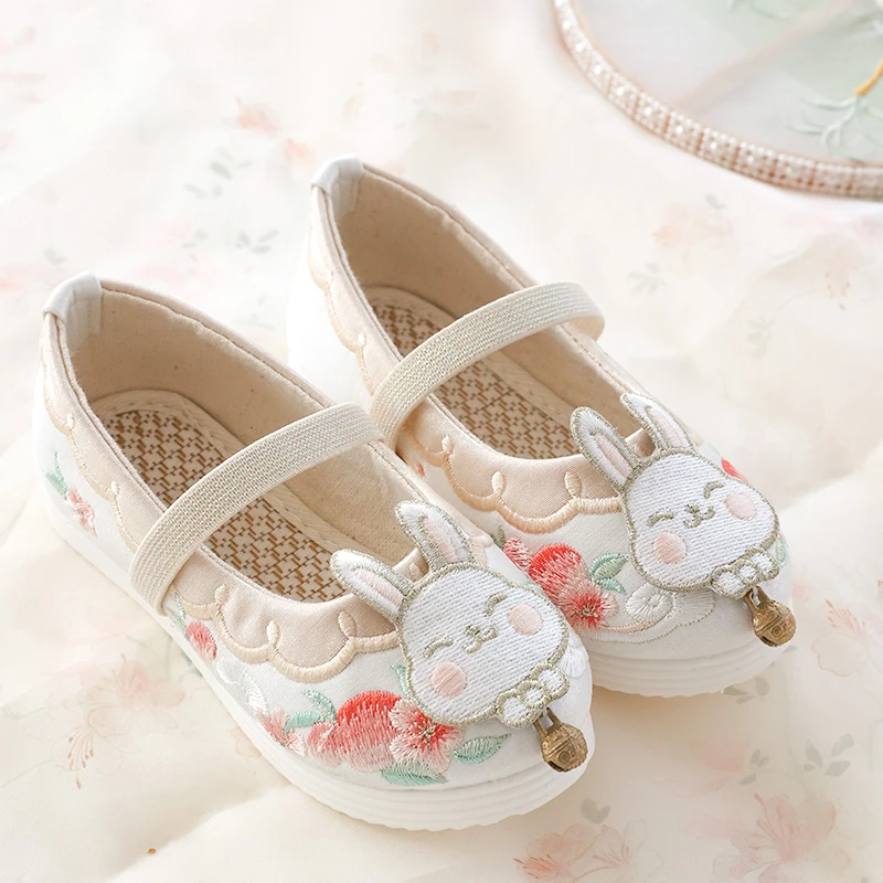 萌乎【喵喵兔】中国风女童春秋橡胶防滑软底配汉服绣花鞋-100079