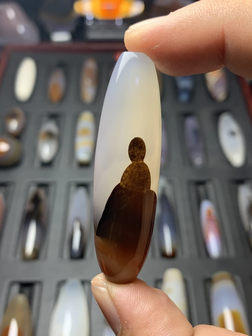 天然玛瑙人物图腾