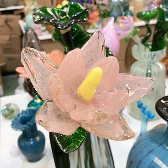 琉璃花瓶高45厘米宽9厘米