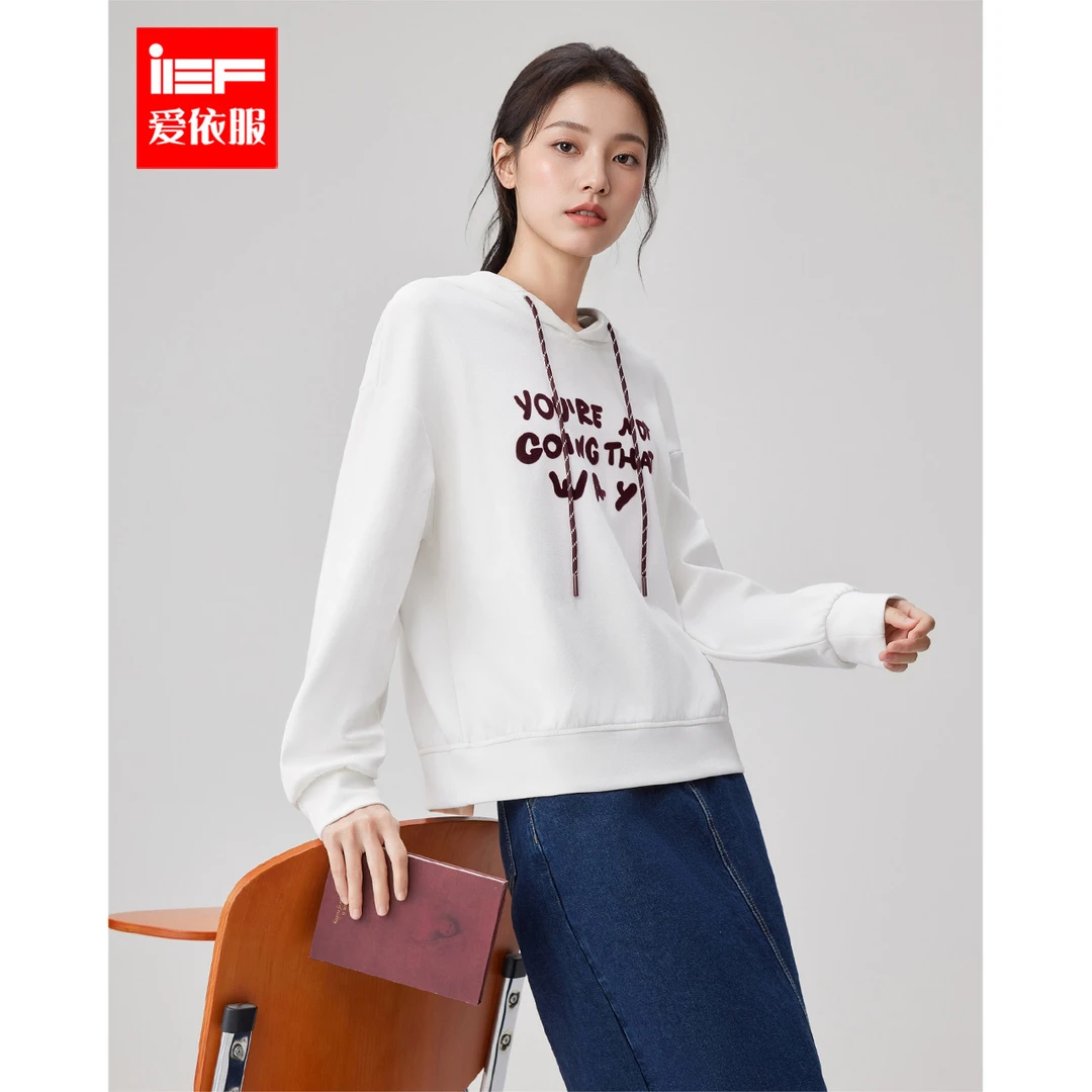 IEF/爱依服上衣2025春季新款韩版字母印花风连帽设计卫衣欧若风
