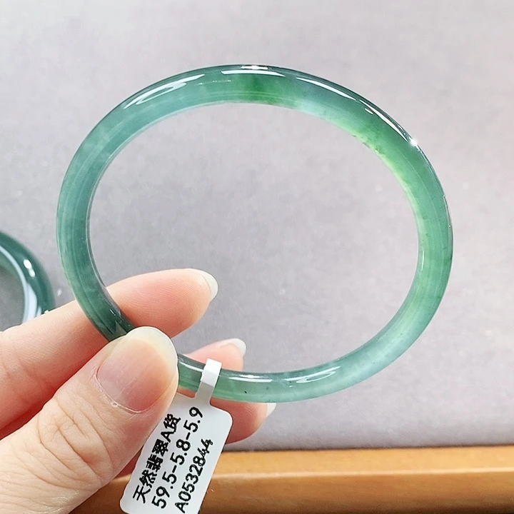 【闪购商品】未镶嵌手镯翡翠