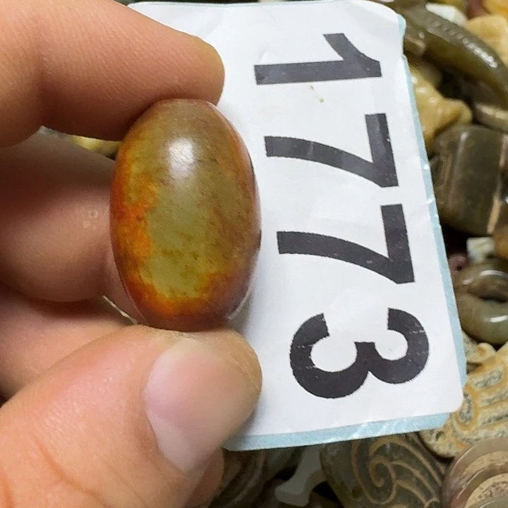 和田玉未镶嵌颈饰孤*