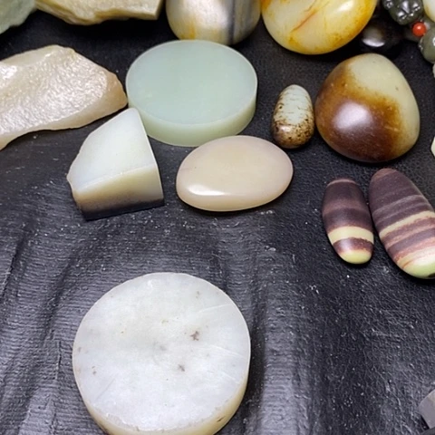 未镶嵌和田玉摆件